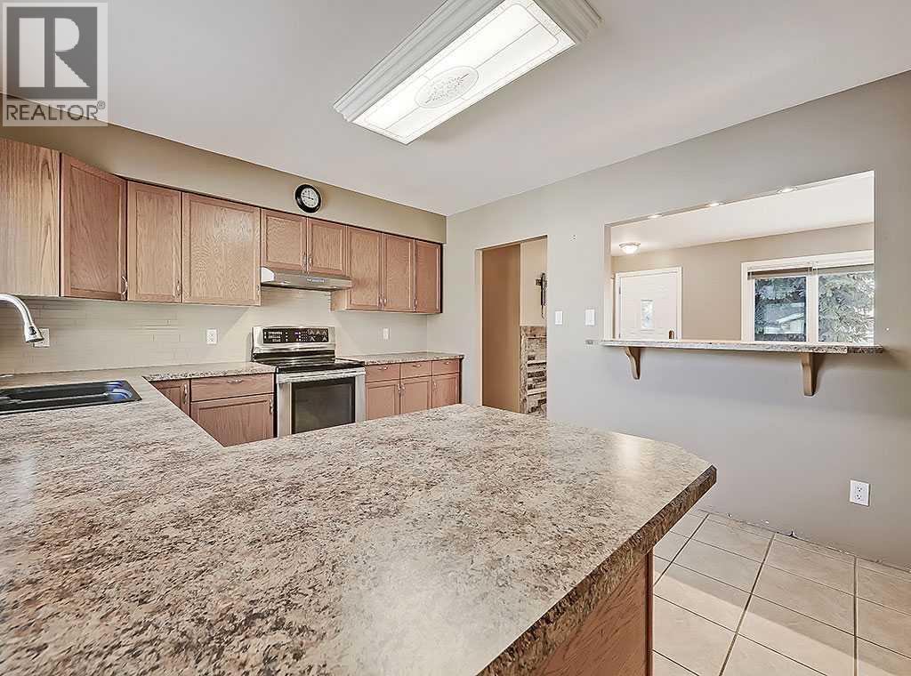 Single Family House Bungalow for Sale in  Hanover Road SW Haysboro Calgary 