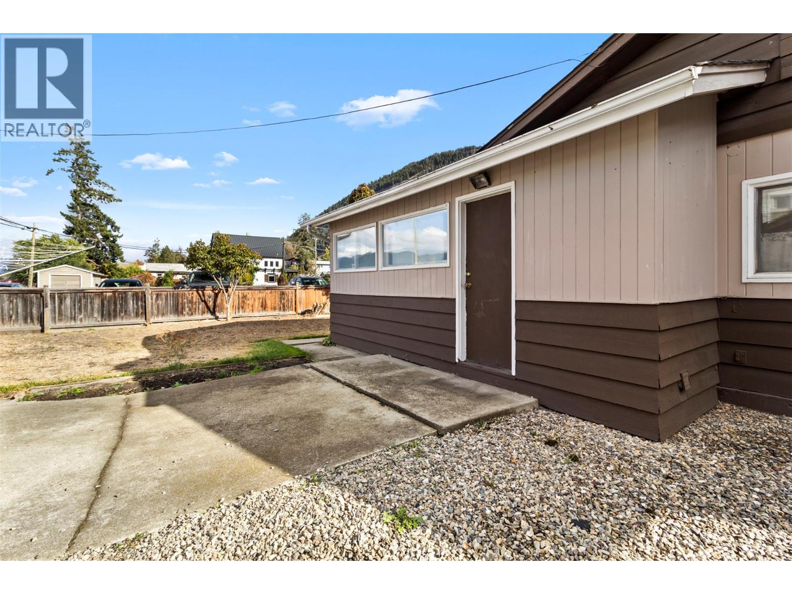 834 Sicamous Avenue, Chase