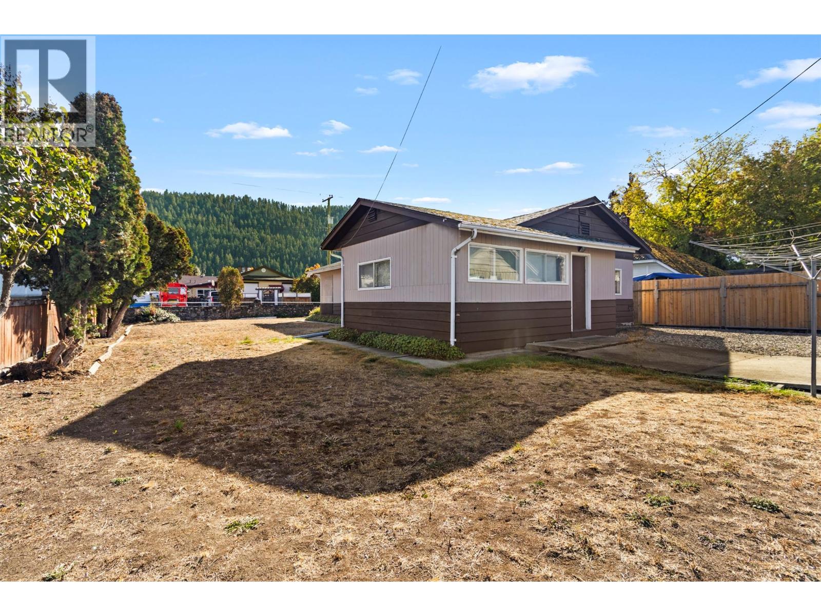 834 Sicamous Avenue, Chase