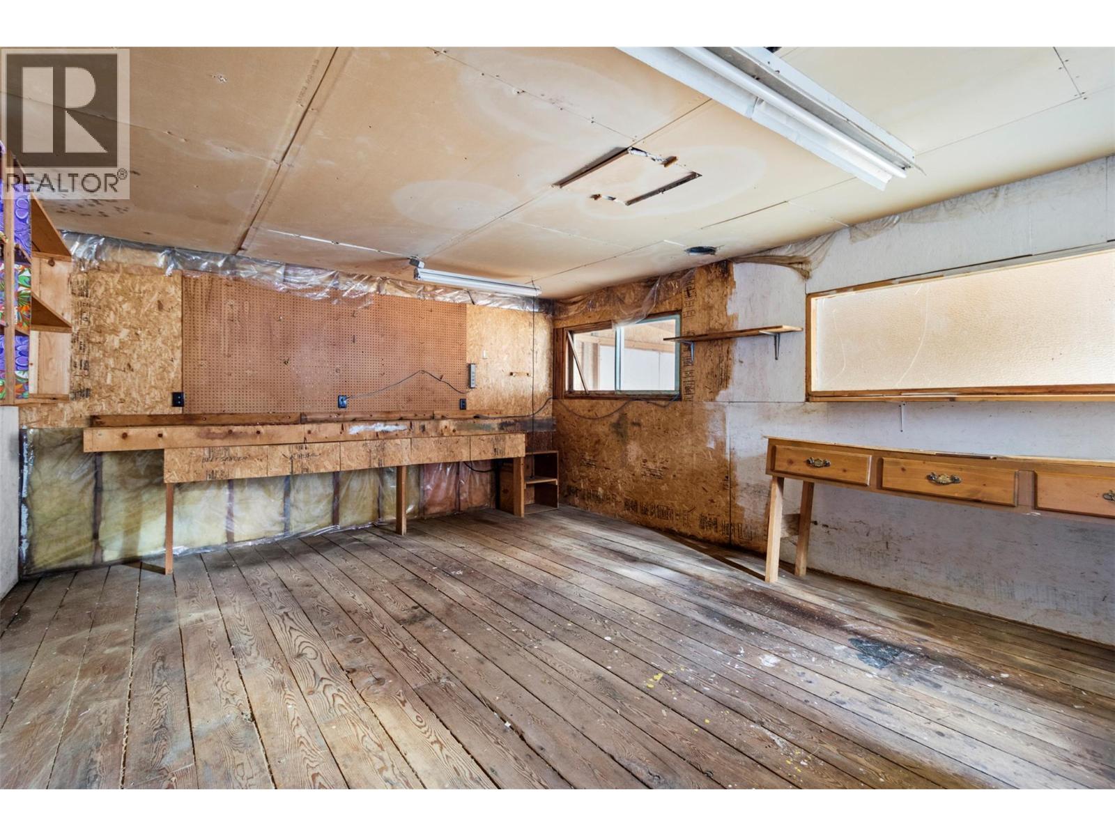 834 Sicamous Avenue, Chase