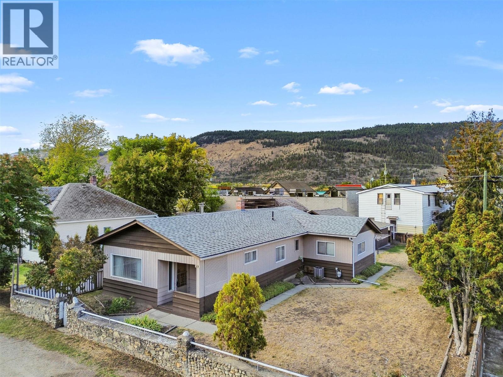 834 Sicamous Avenue, Chase