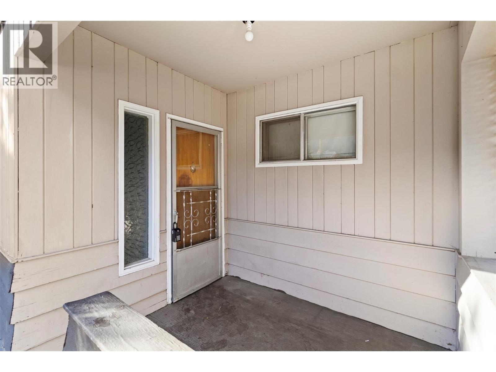 834 Sicamous Avenue, Chase