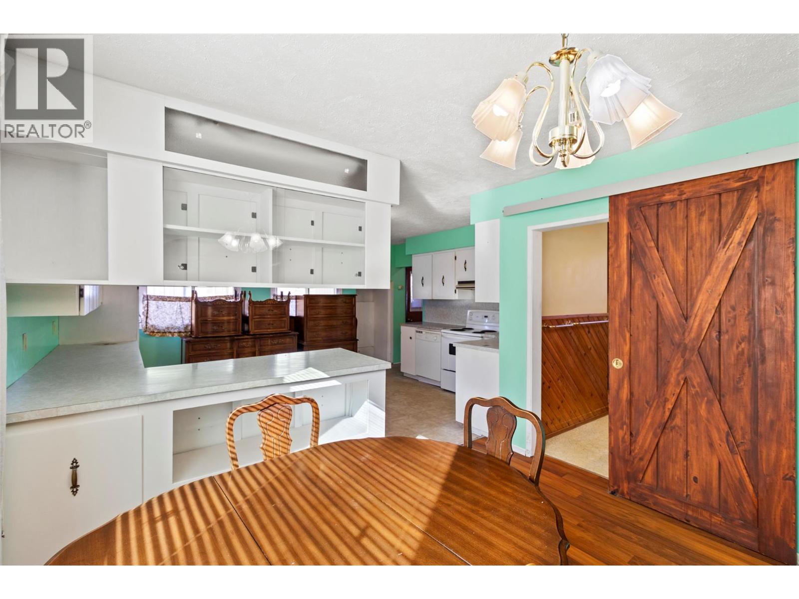 834 Sicamous Avenue, Chase