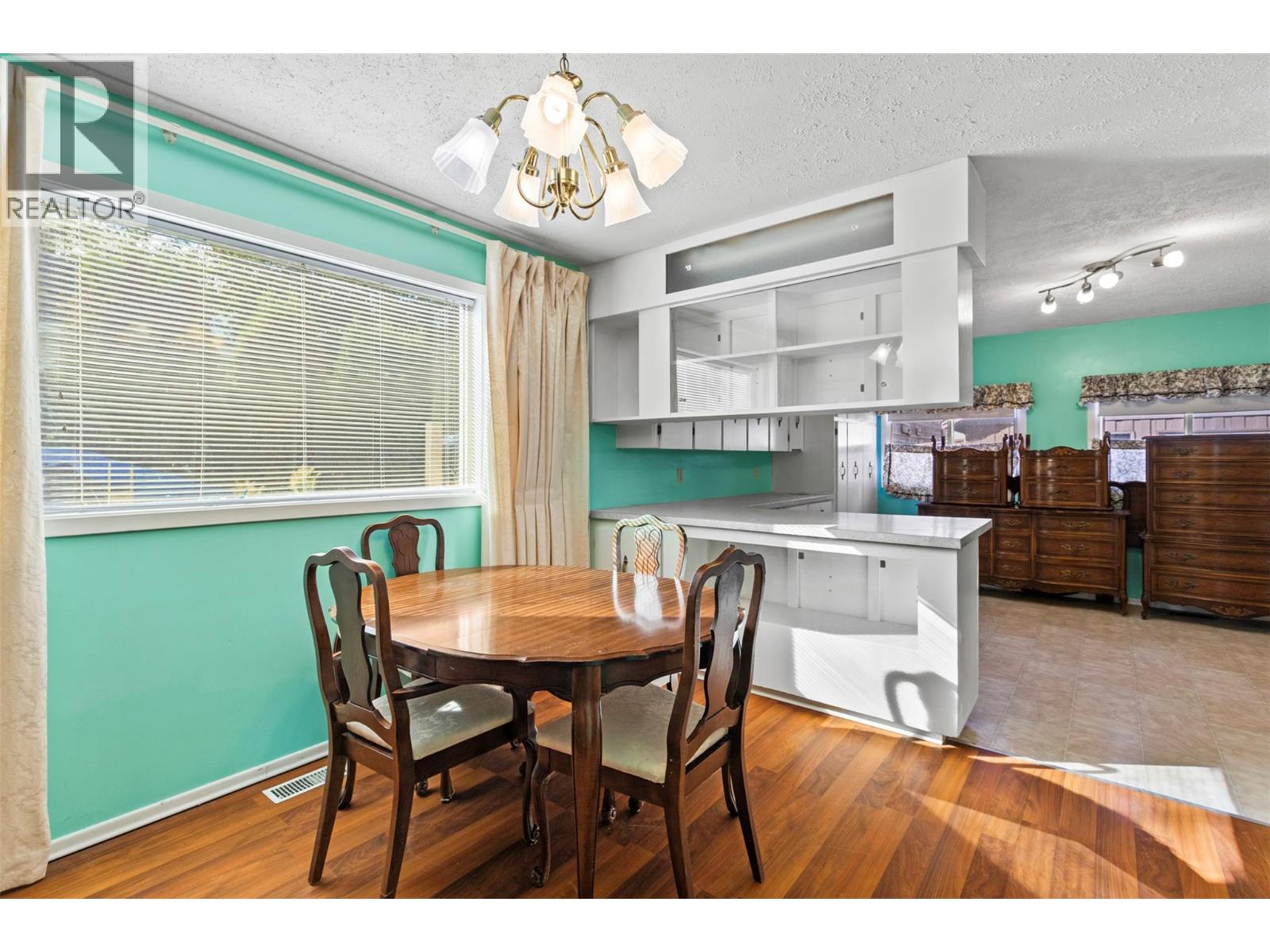 834 Sicamous Avenue, Chase