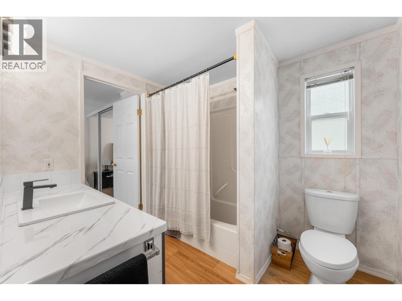 101 1699 Ross Road, West Kelowna