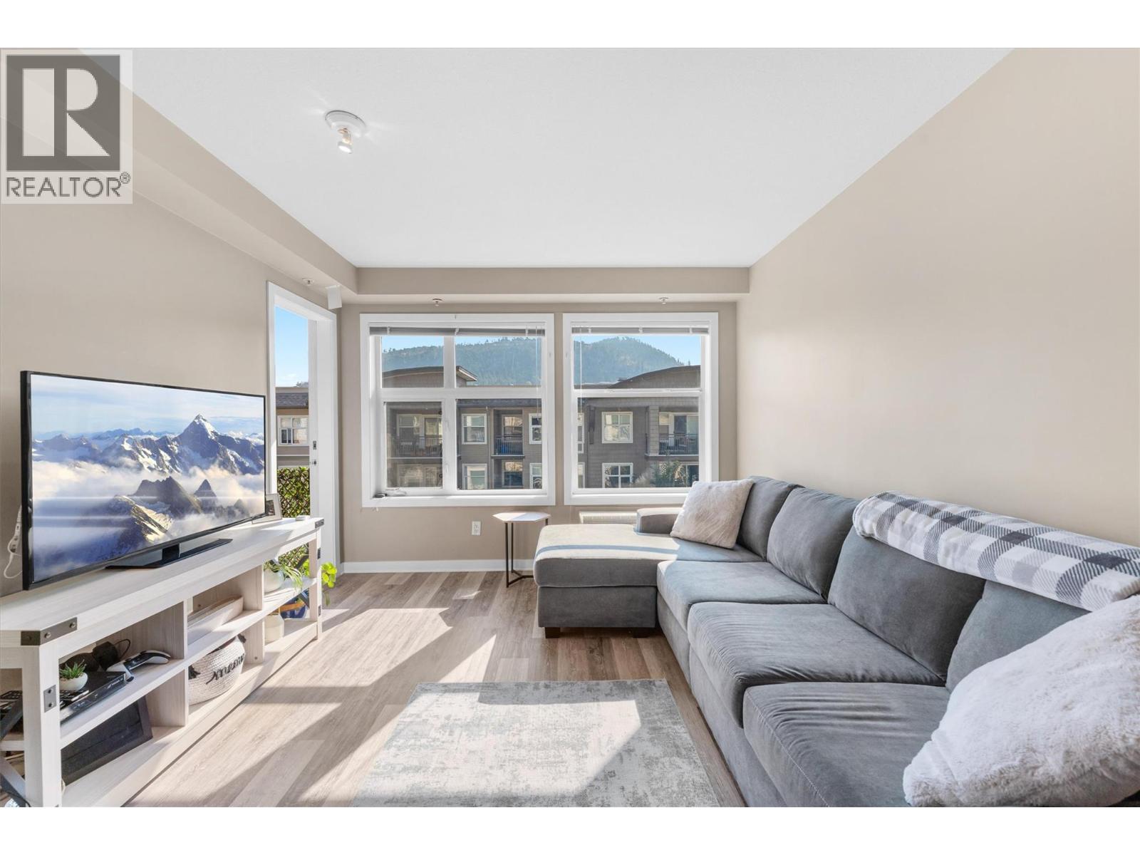 406 539 Yates Road, Kelowna