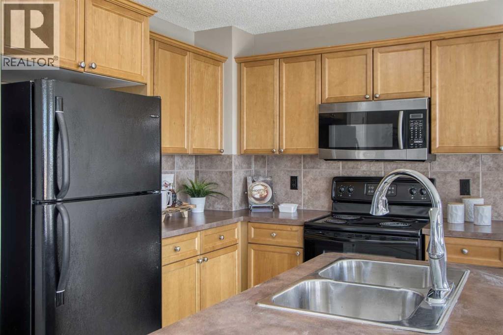 Single Family House for Sale in  Everglen Way SW Evergreen Calgary 