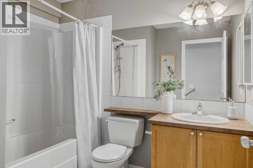 Single Family House for Sale in  Everglen Way SW Evergreen Calgary 