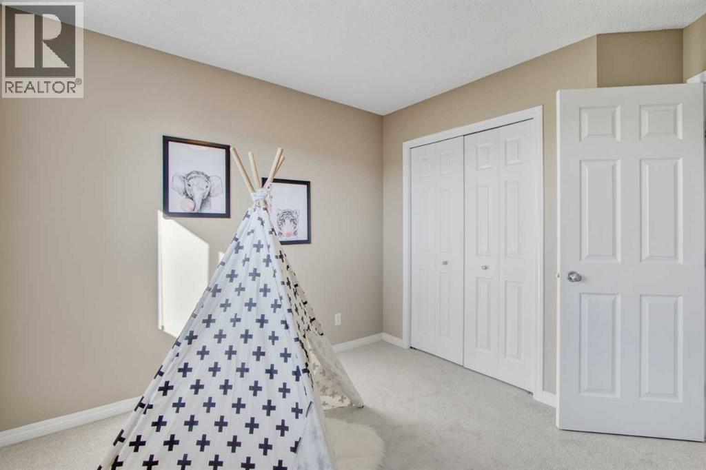 Single Family House for Sale in  Everglen Way SW Evergreen Calgary 