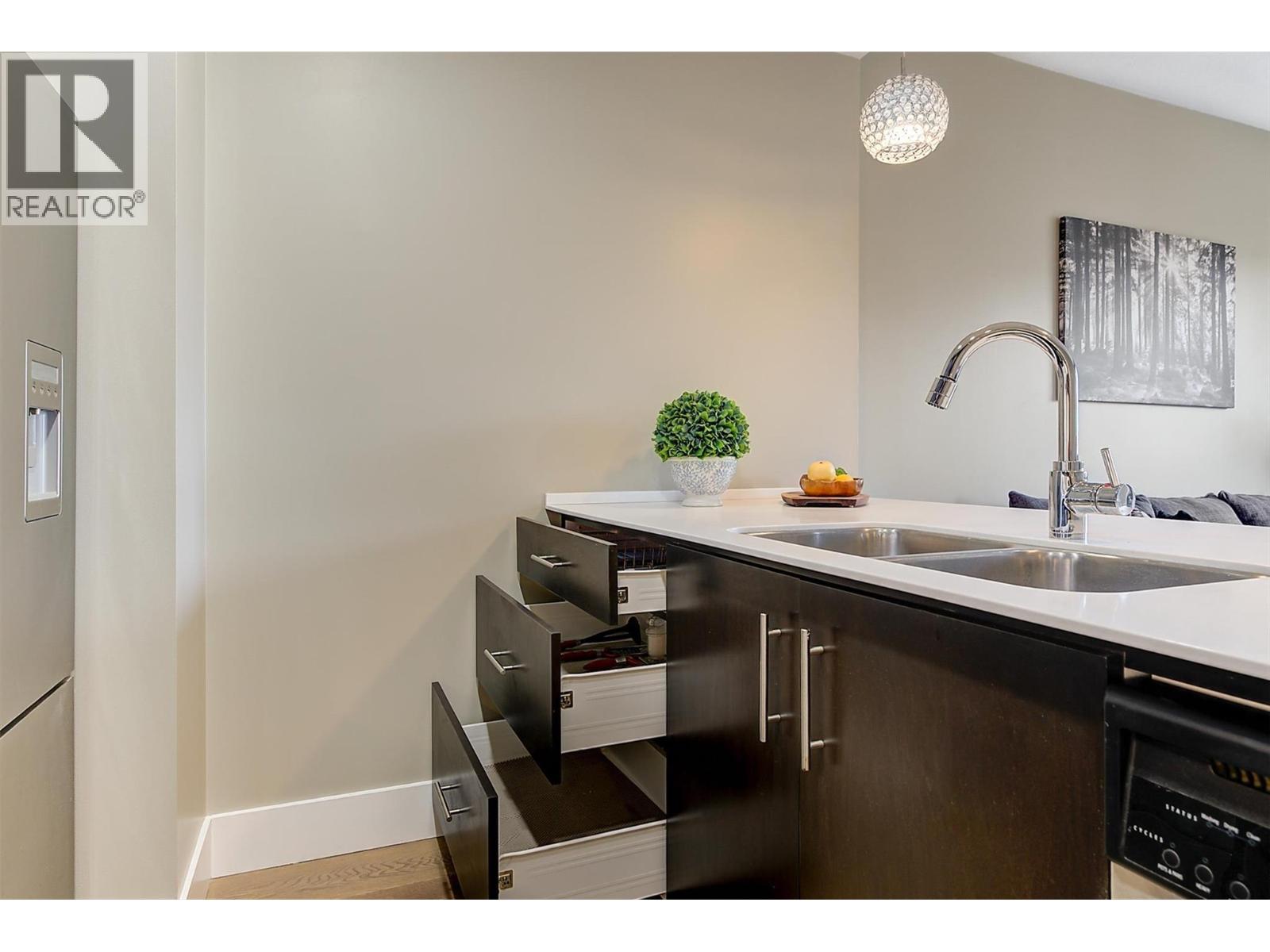 307 2040 Springfield Road, Kelowna