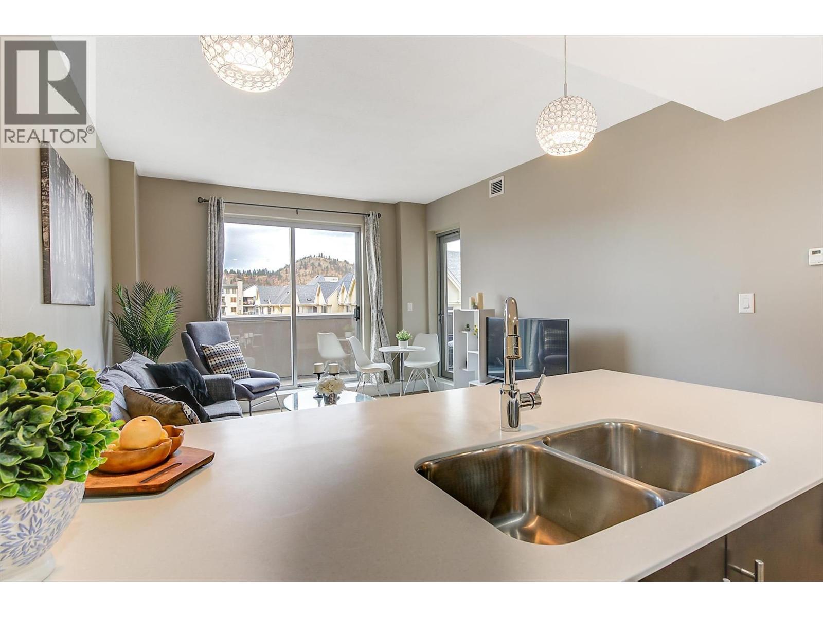 307 2040 Springfield Road, Kelowna