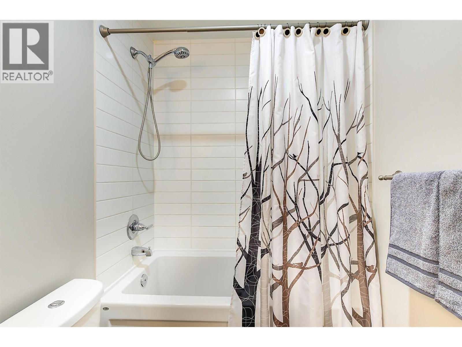 307 2040 Springfield Road, Kelowna