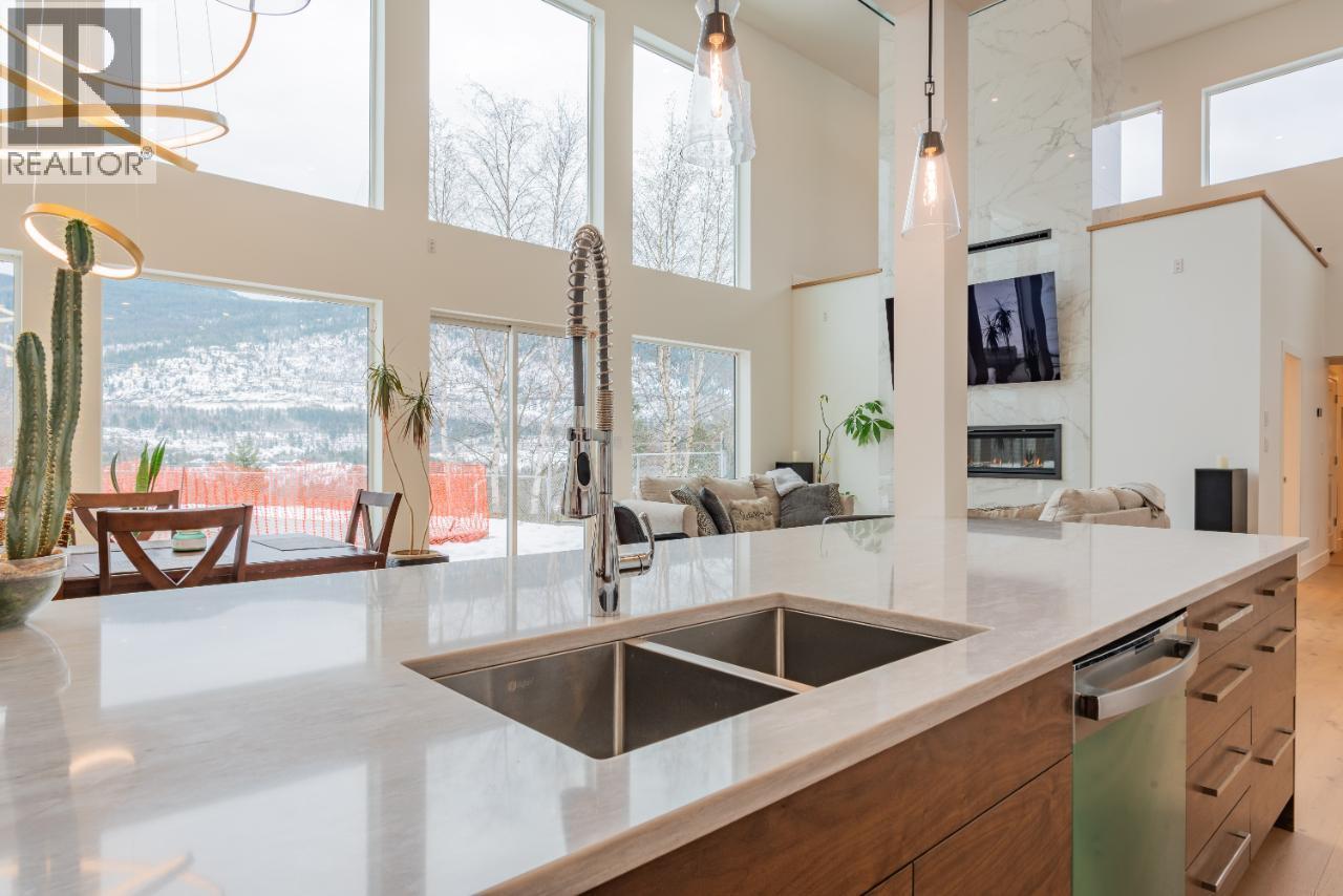 3429 8TH Avenue, Castlegar