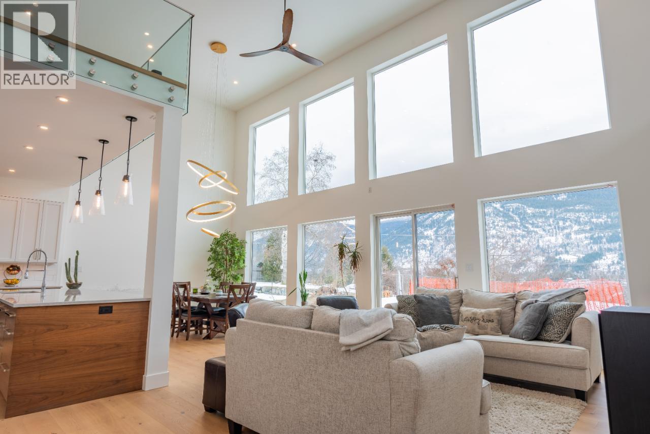 3429 8TH Avenue, Castlegar