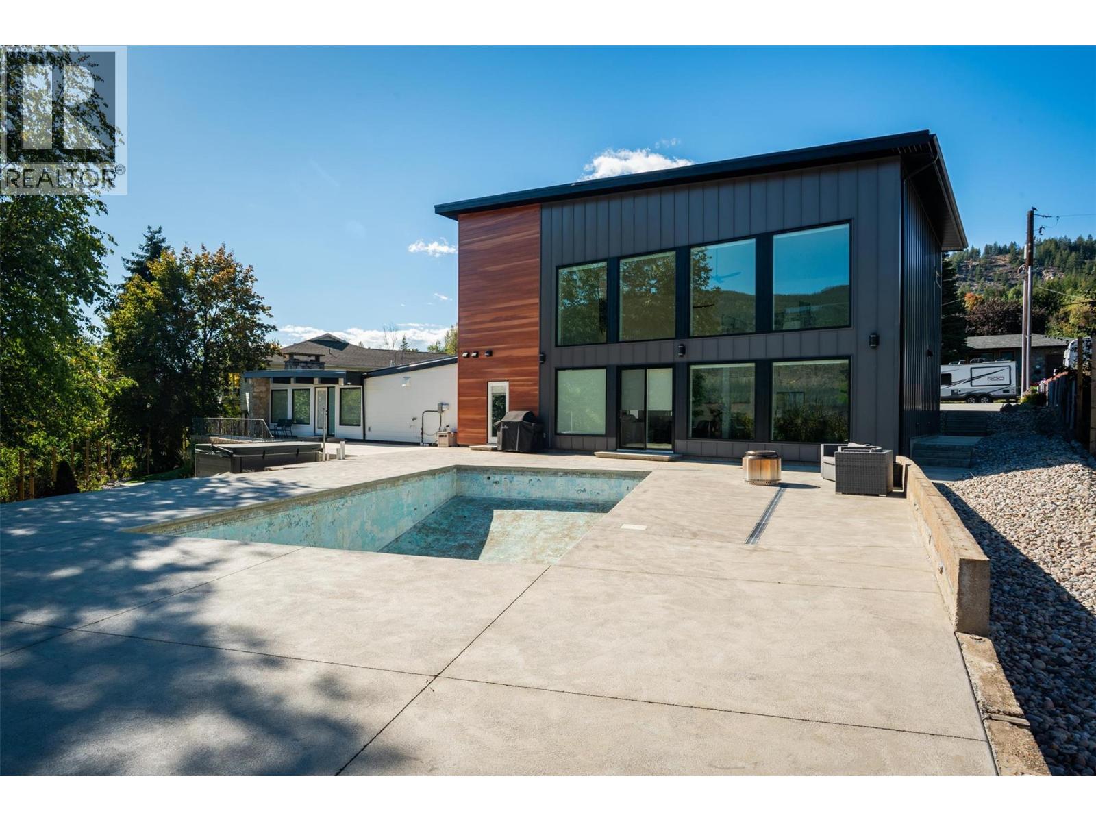 3429 8TH Avenue, Castlegar