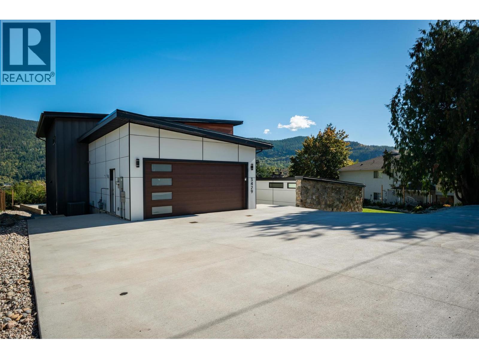 3429 8TH Avenue, Castlegar