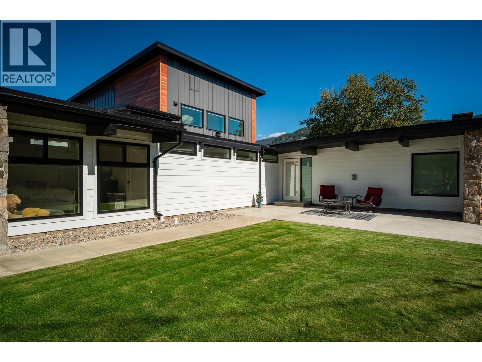 3429 8TH Avenue, Castlegar