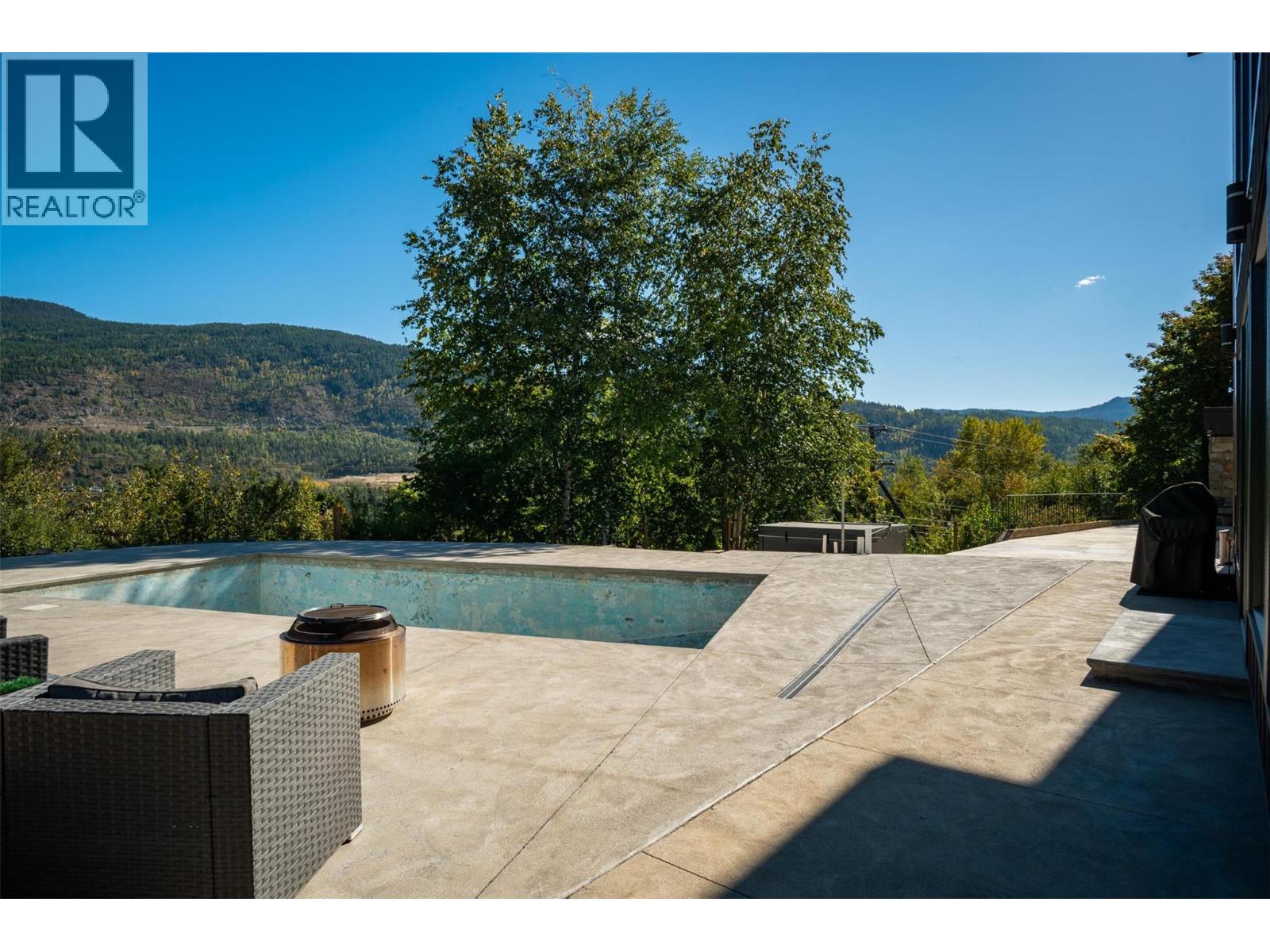 3429 8TH Avenue, Castlegar