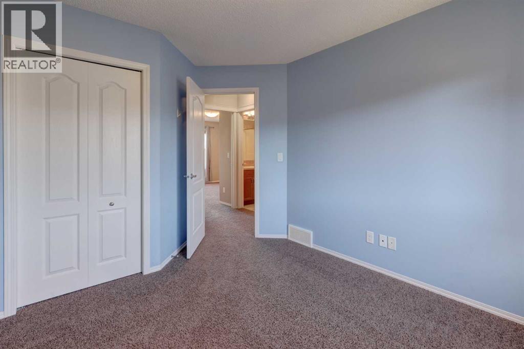 Single Family House for Sale in  Evansborough Way NW Evanston Calgary 