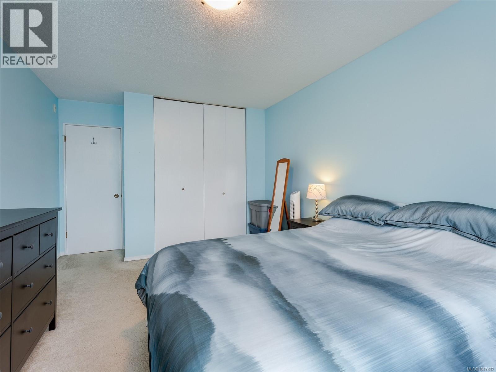 117 1680 Poplar Avenue, Saanich