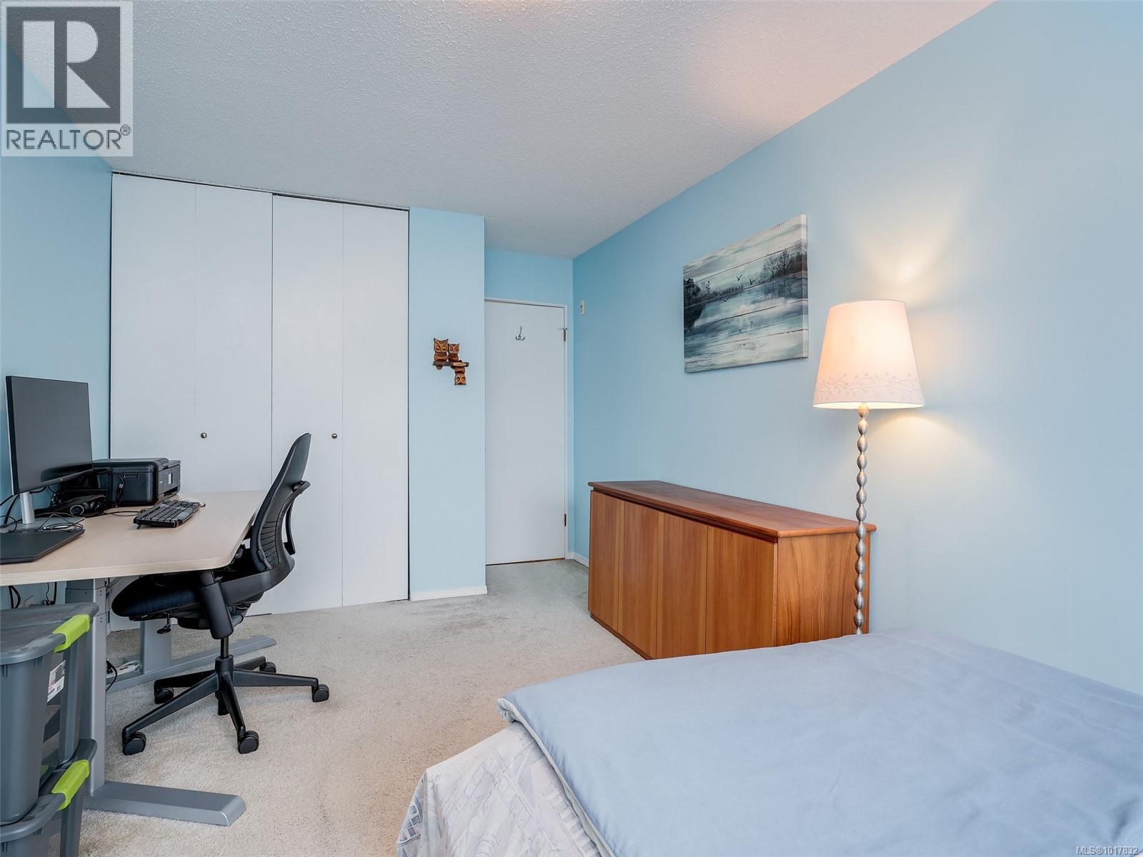 117 1680 Poplar Avenue, Saanich