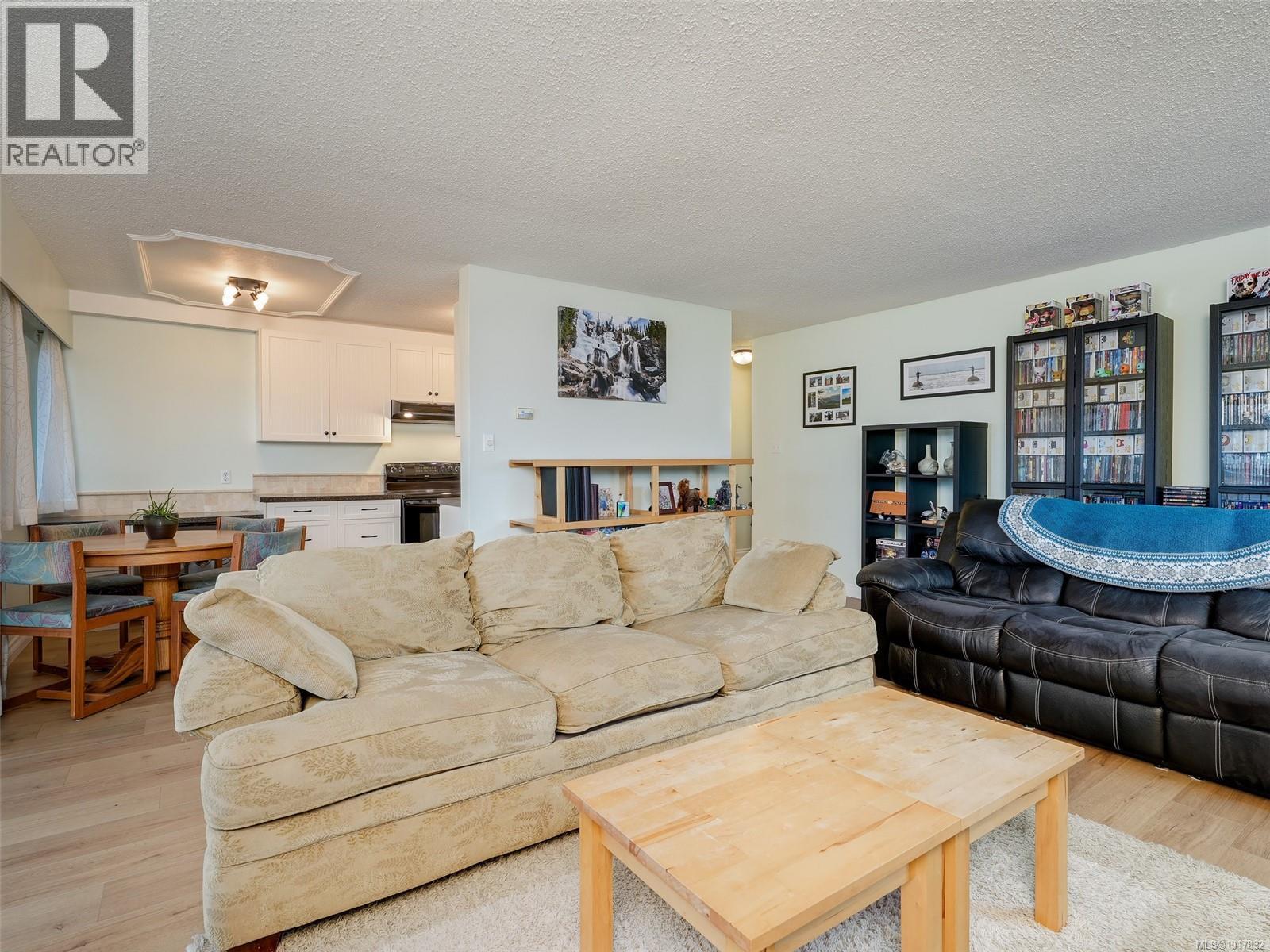 117 1680 Poplar Avenue, Saanich