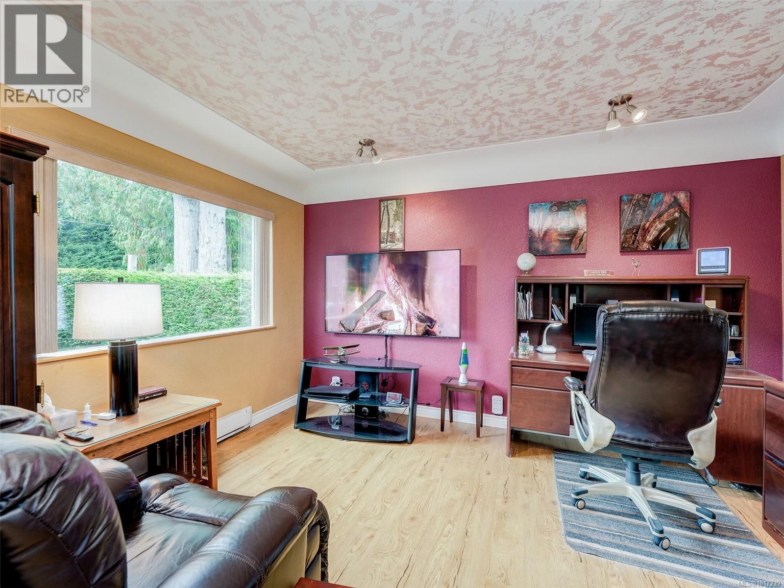  3998 Holland Avenue, Saanich