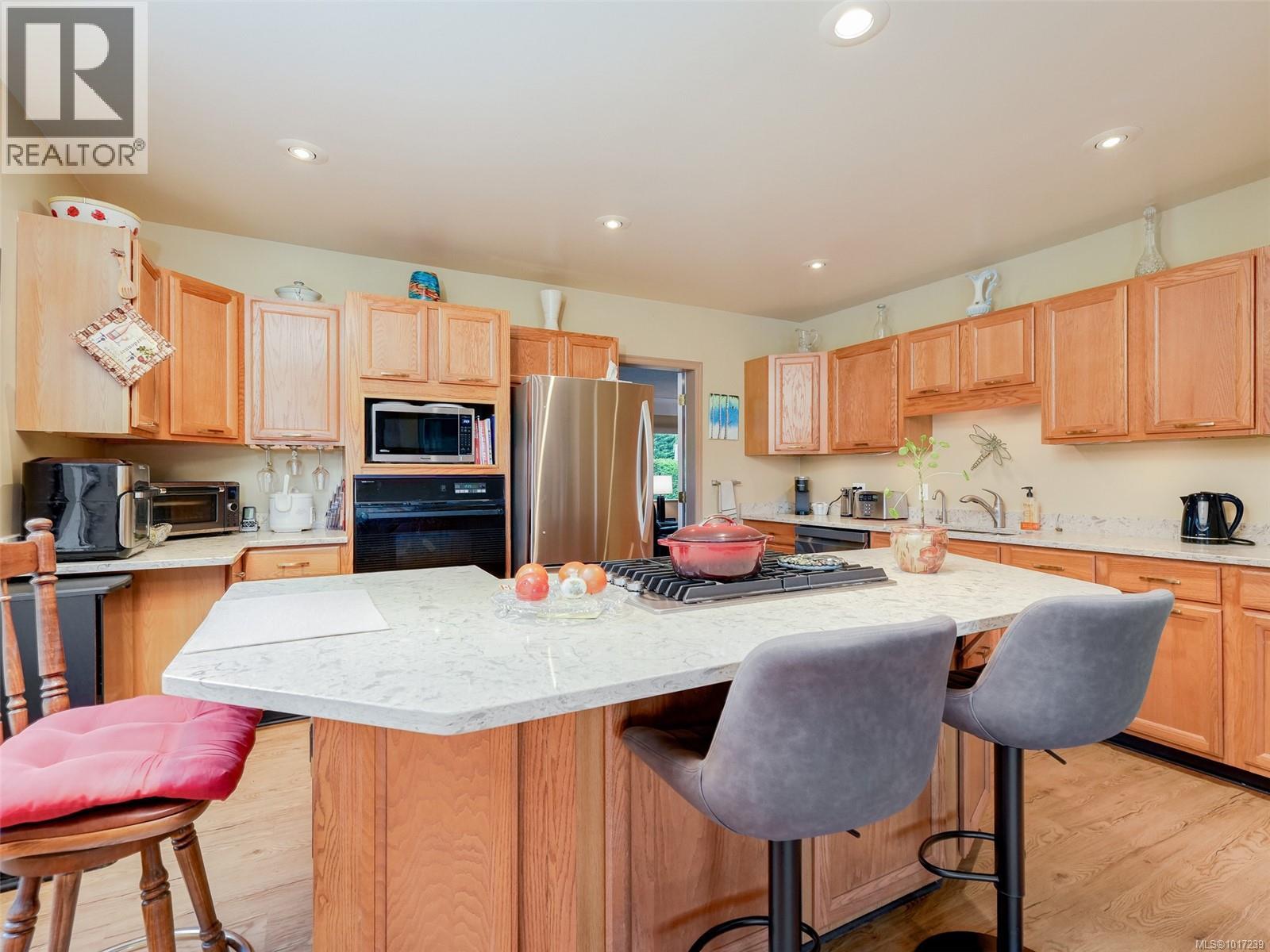  3998 Holland Avenue, Saanich