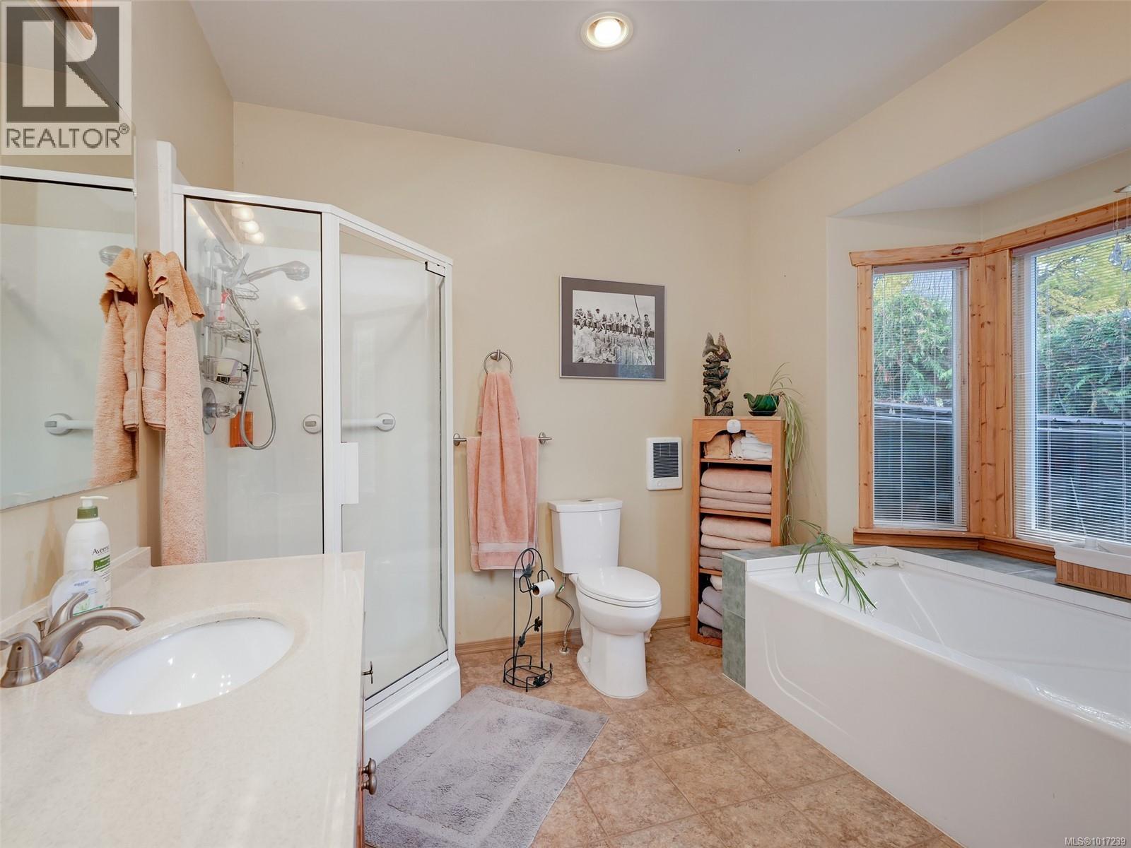  3998 Holland Avenue, Saanich