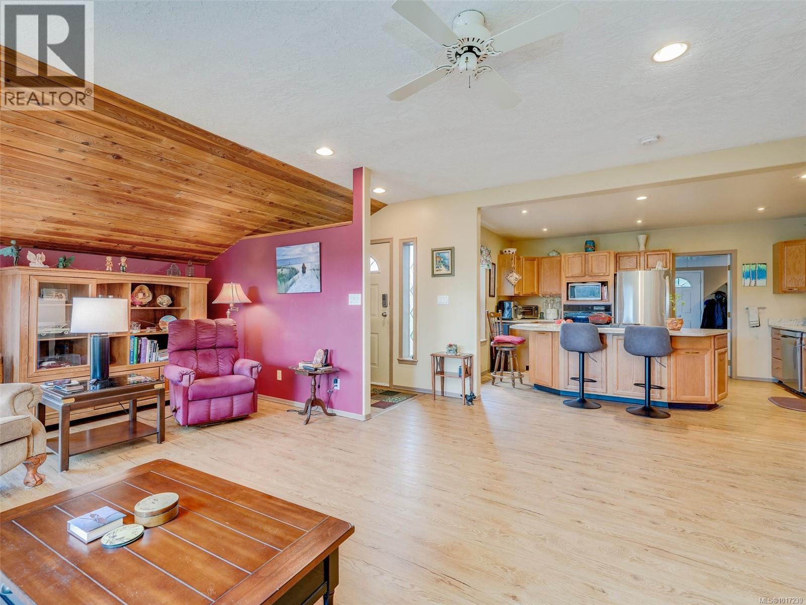  3998 Holland Avenue, Saanich