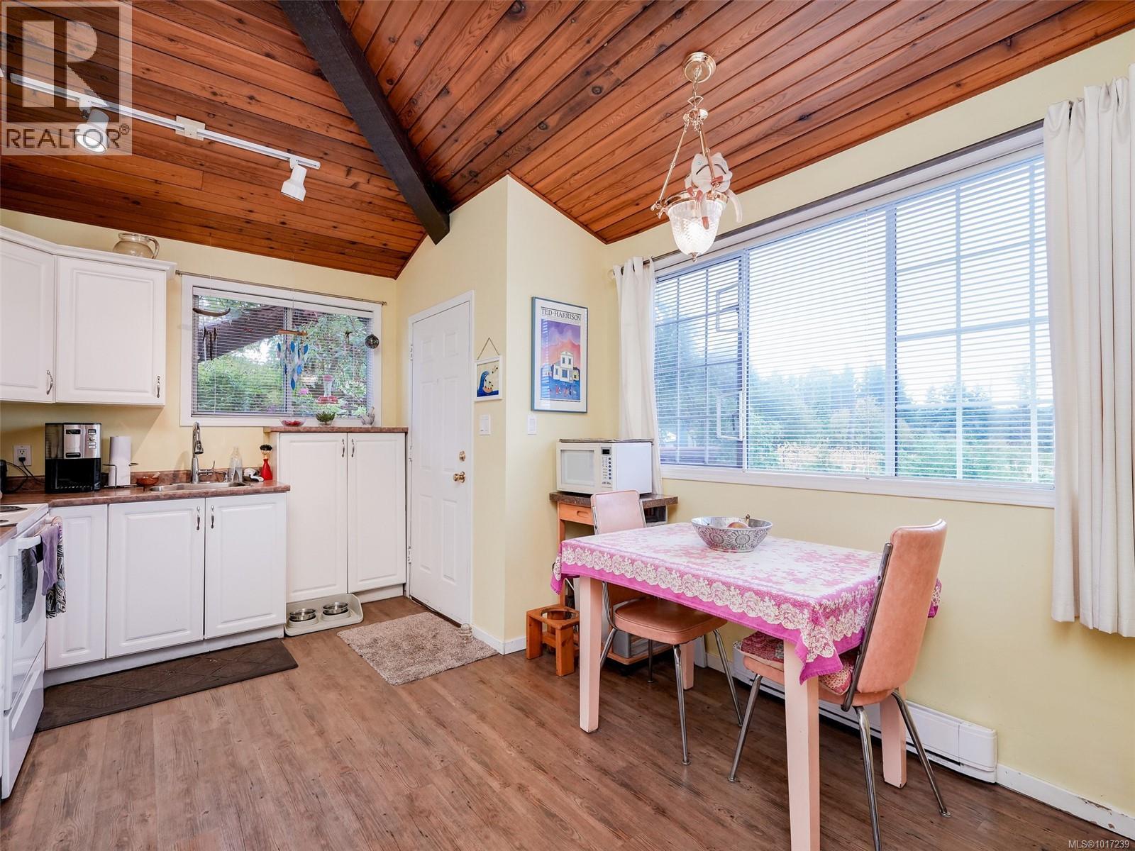  3998 Holland Avenue, Saanich