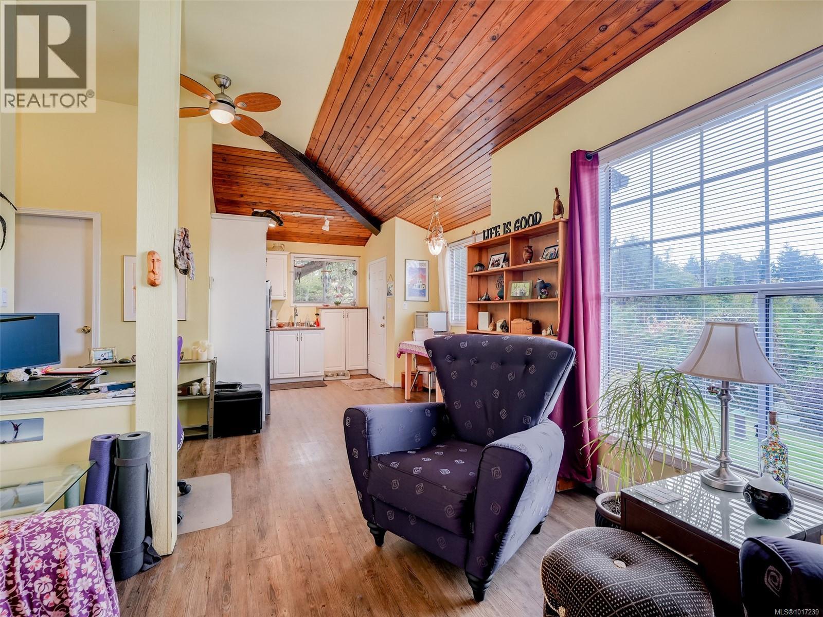  3998 Holland Avenue, Saanich