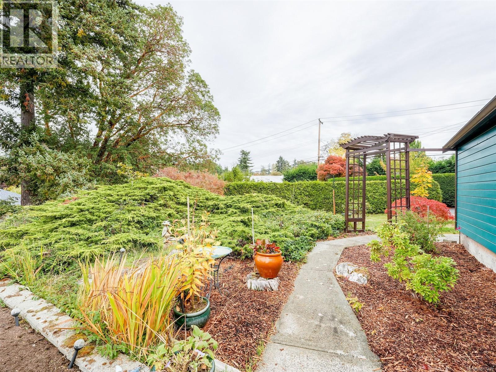  3998 Holland Avenue, Saanich