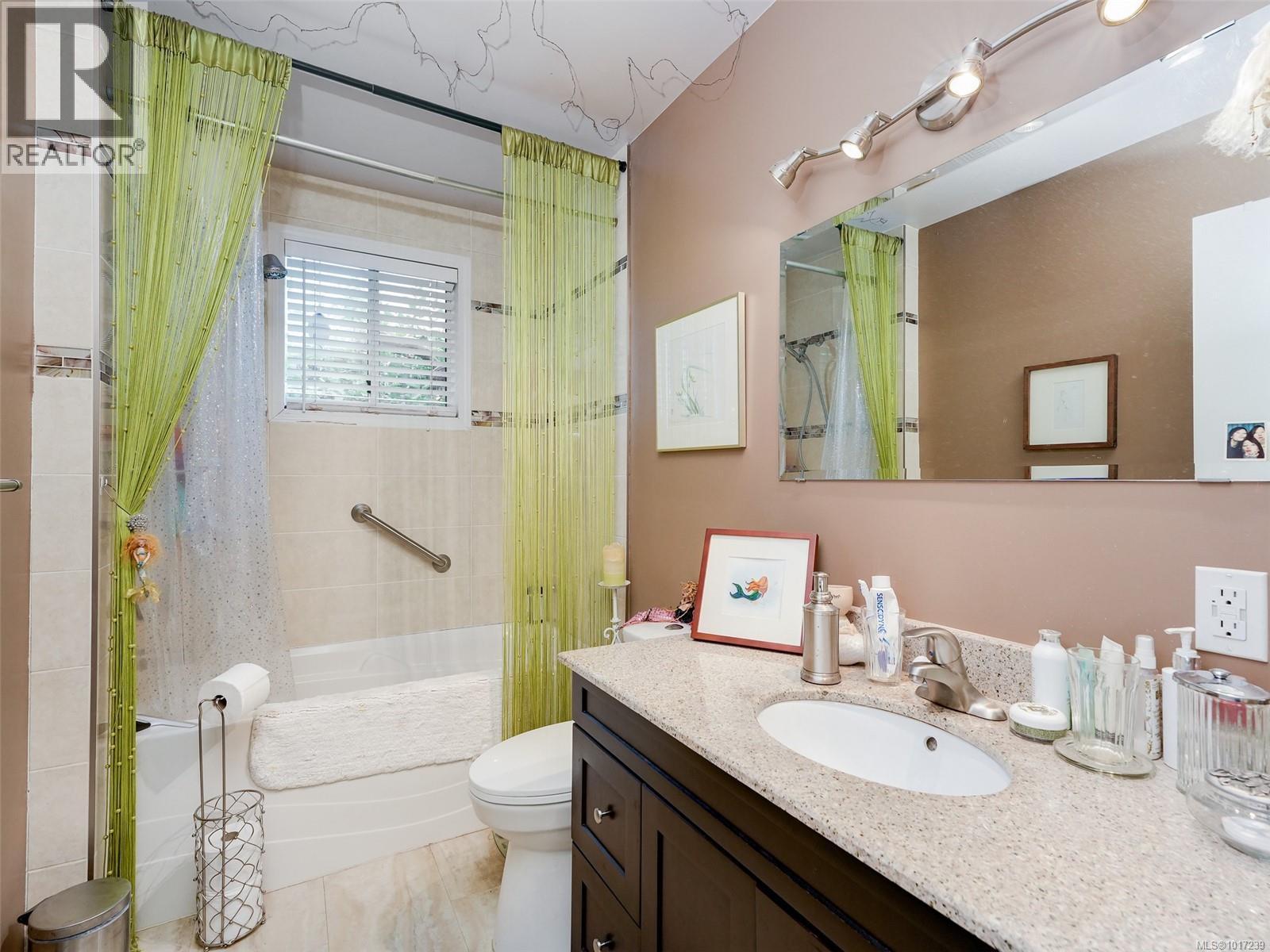  3998 Holland Avenue, Saanich