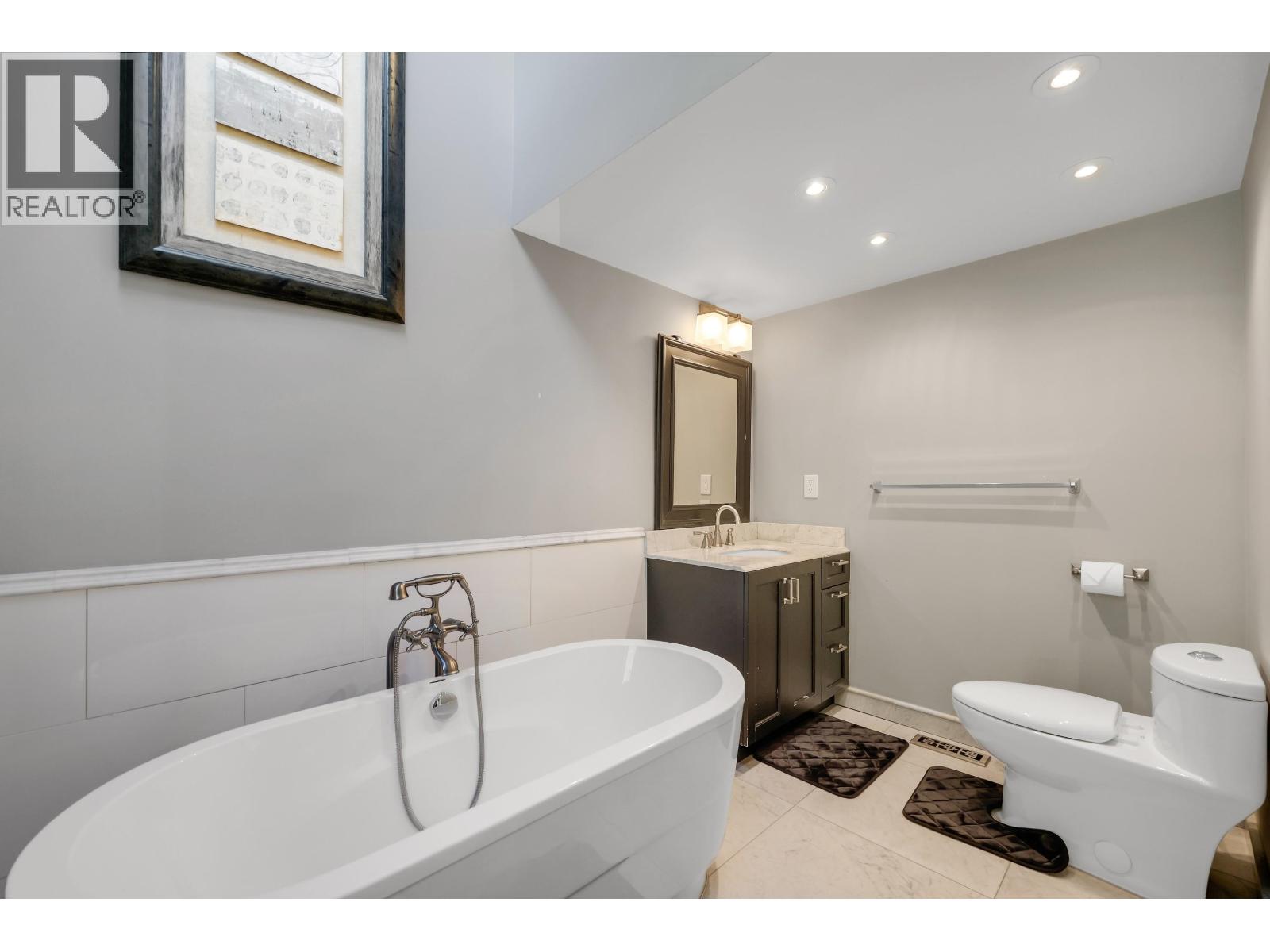 1159 AXEN ROAD, Squamish