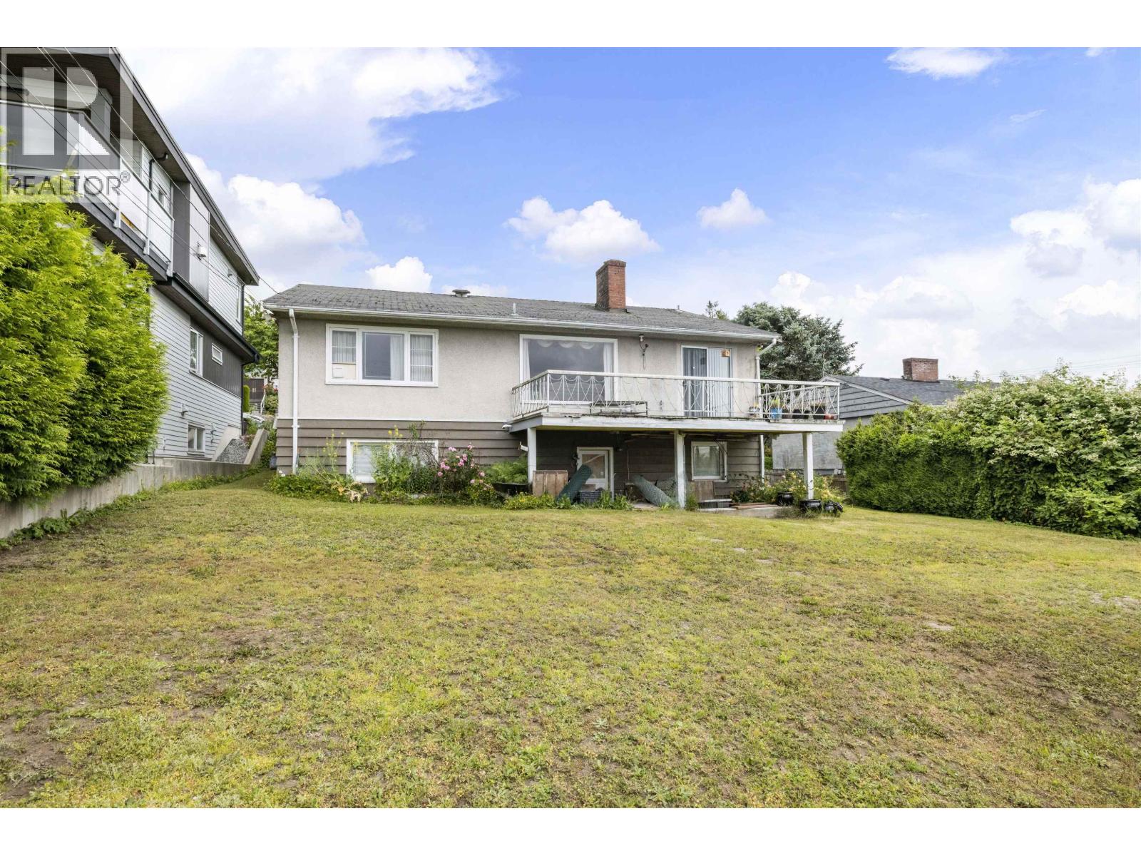 55 N SPRINGER AVENUE, Burnaby