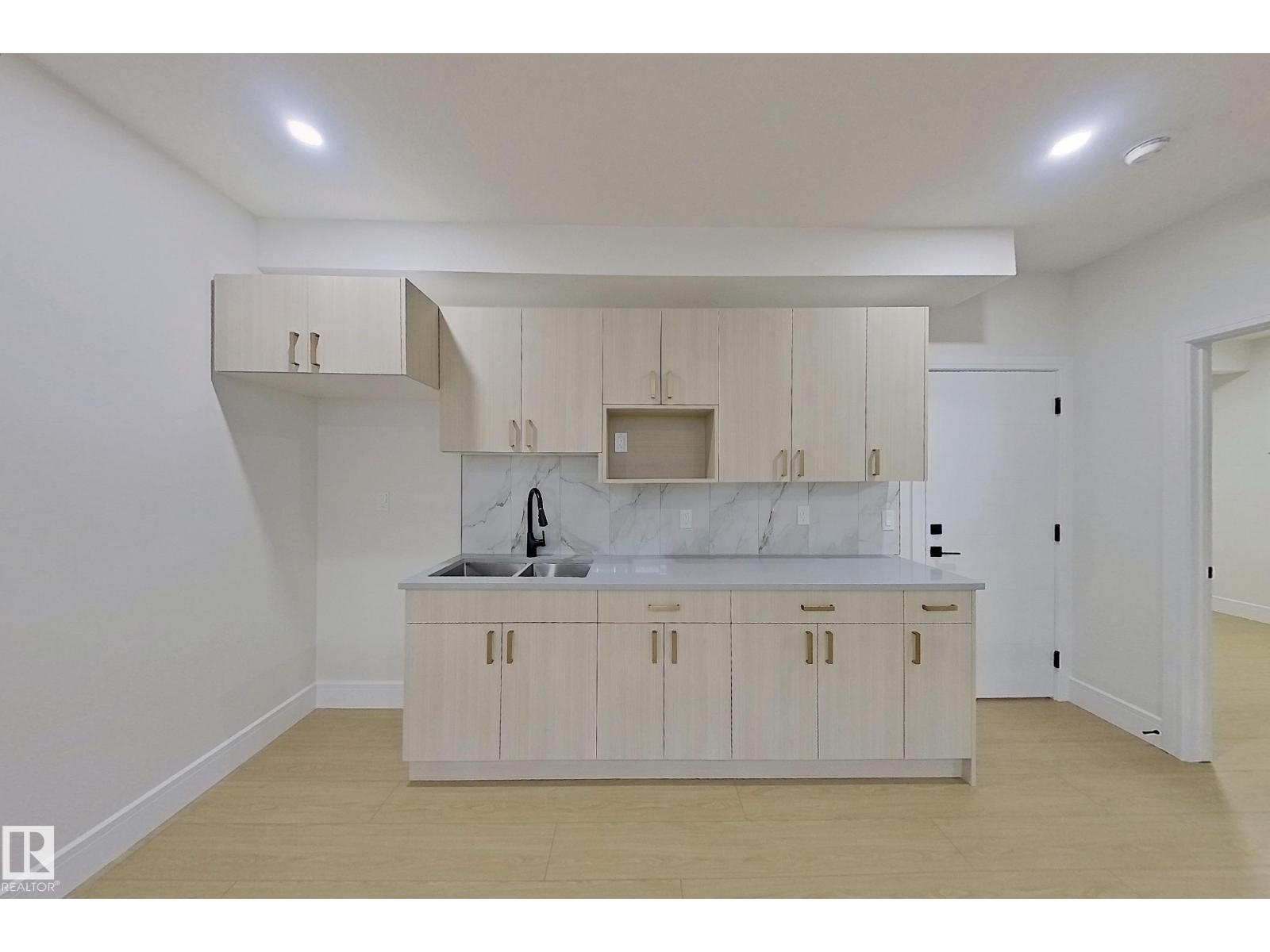 109 29A ST SW, Edmonton