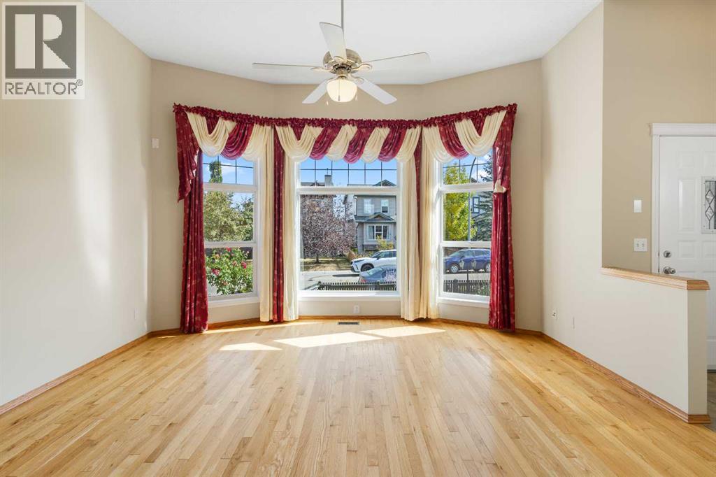 Single Family House 4 Level for Sale in  Eversyde Circle SW Evergreen Calgary 