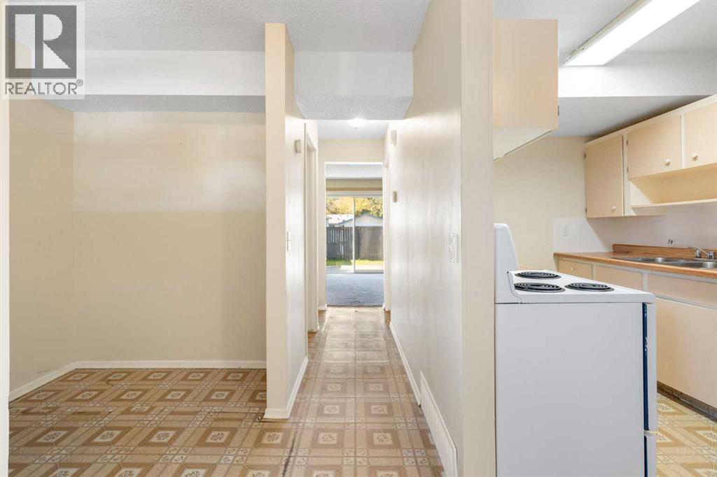 Single Family House for Sale in    Avenue NW Bowness Calgary 