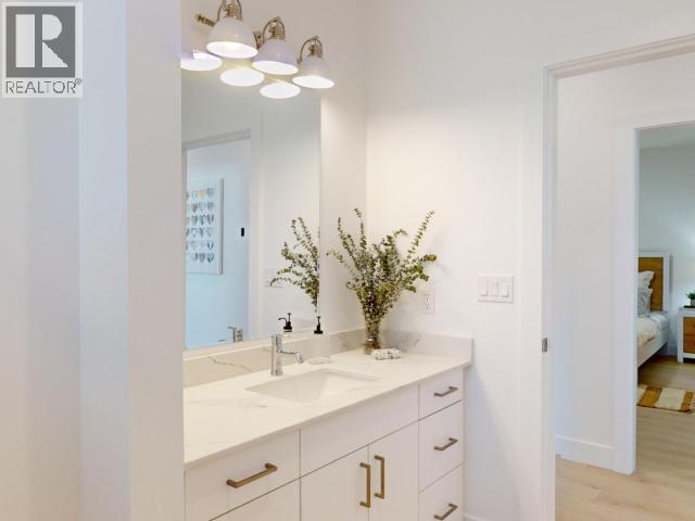 C-203-6900 BURNABY STREET, Powell River