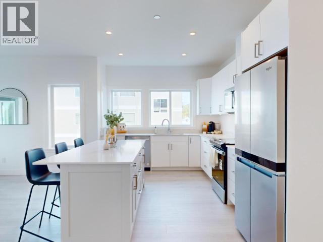 C-203-6900 BURNABY STREET, Powell River