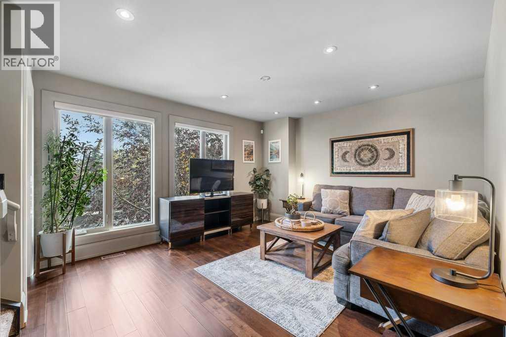 Single Family House for Sale in    Street SW Killarney/Glengarry Calgary 