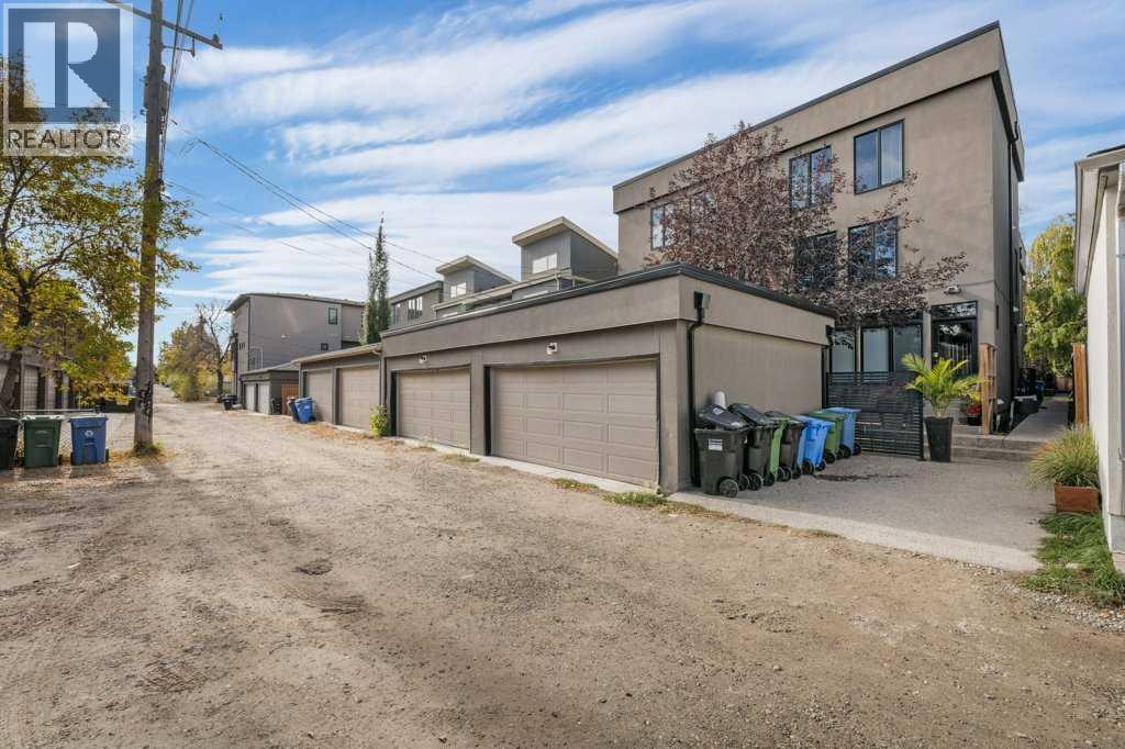 Single Family House for Sale in    Street SW Killarney/Glengarry Calgary 