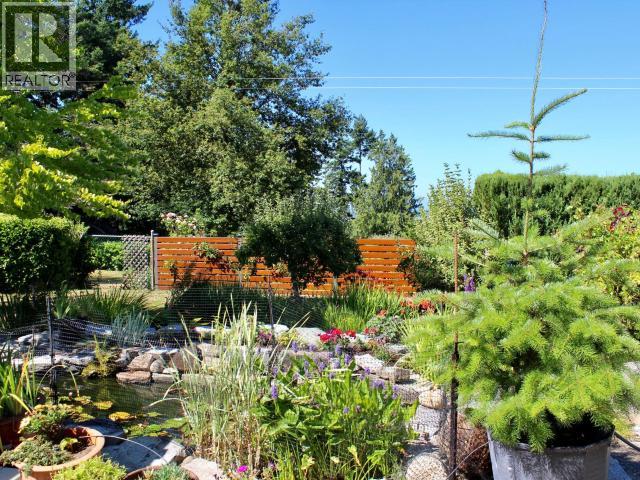 6954 HAMMOND STREET, Powell River