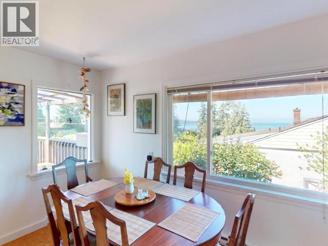 6954 HAMMOND STREET, Powell River