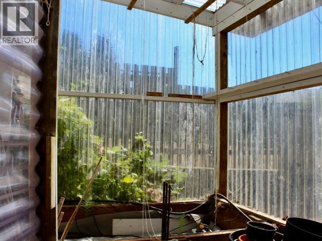 6954 HAMMOND STREET, Powell River