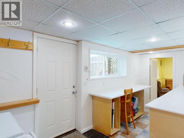 6954 HAMMOND STREET, Powell River