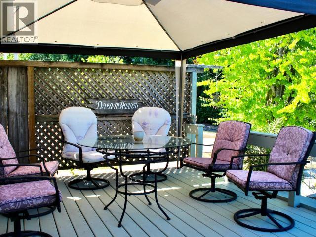 6954 HAMMOND STREET, Powell River