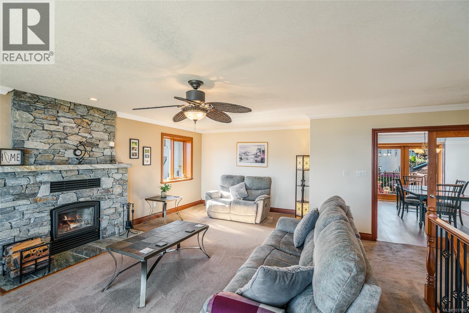 526 Douglas Pl, Ladysmith