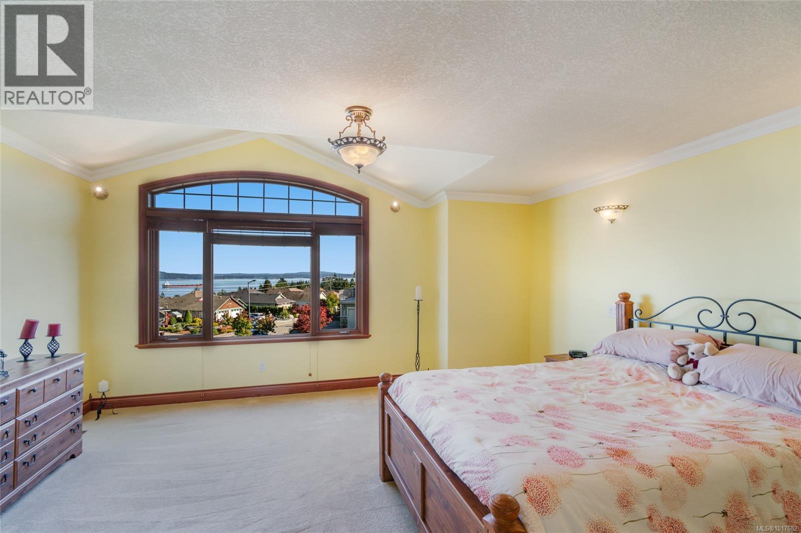 526 Douglas Pl, Ladysmith